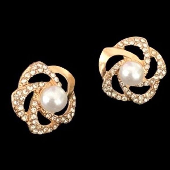 Luxury Camellia Flower with Crystal & Faux Pearl Rose Vintage Stud Earrings NEW - Picture 1 of 10